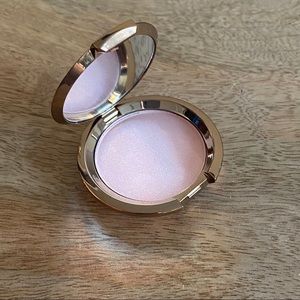BECCA Highlighter “Rose Quartz Flashes Seashell”